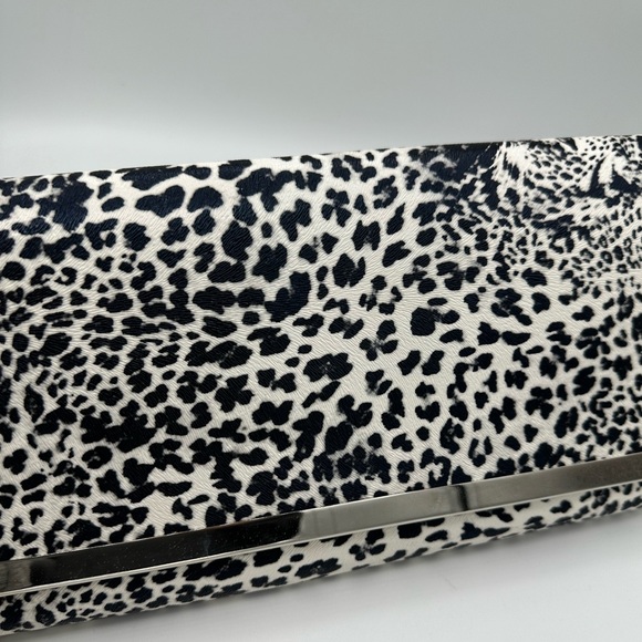 Accessories - Clutch handbag